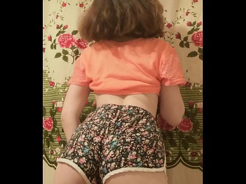 ❤️ Seksi mlada beba skida šorc pred kamerom ❤❌ Jebeni video  kod nas