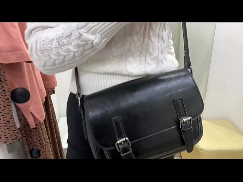 ❤️ Javna masturbacija mlade kučke FeralBerry sa dildom u sobi za provjeru ❤❌ Jebeni video  kod nas